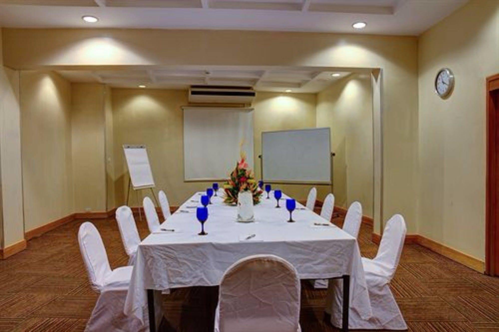 Tanoa Plaza Hotel Suva Exterior foto
